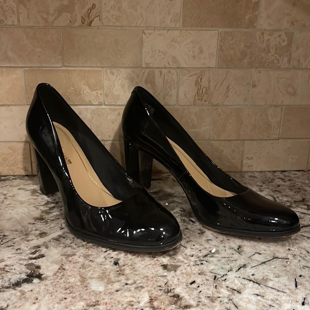 Clarks Patent leather Chuncky Heel Pump